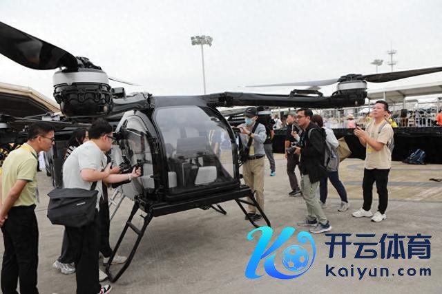 小鹏汇天“陆地航母”宇宙公开端飞