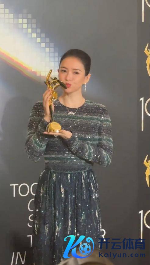 章子怡红毯生图 脸部景况引热议